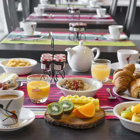 Hotel The Originals Boutique, Le Pillebois, Bourg-en-bresse Nord 3*