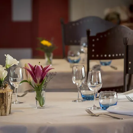 The Originals Boutique, Le Pillebois, Bourg-en-bresse Nord 3* Malafretaz